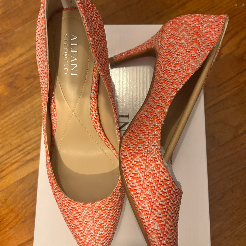 Alfani Coral heel pumps tweed New Never worn